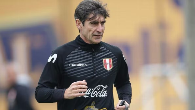 Ibáñez, Lozano y un síntoma de caos: la historia detrás de los catorce interinatos que tuvo la selección peruana y cómo nos fue